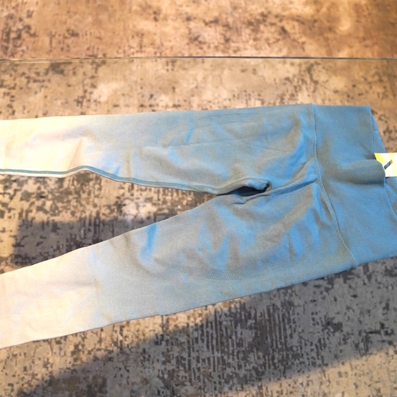 Velocity Seamless Leggings and Sports Bra - Ocean Blue - Picture 8 of 9